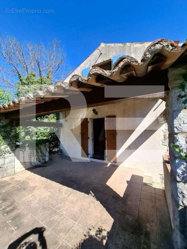 Maison à SAINT-PAUL-LE-JEUNE