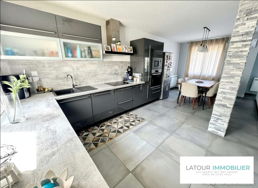 Maison à VILLEFONTAINE