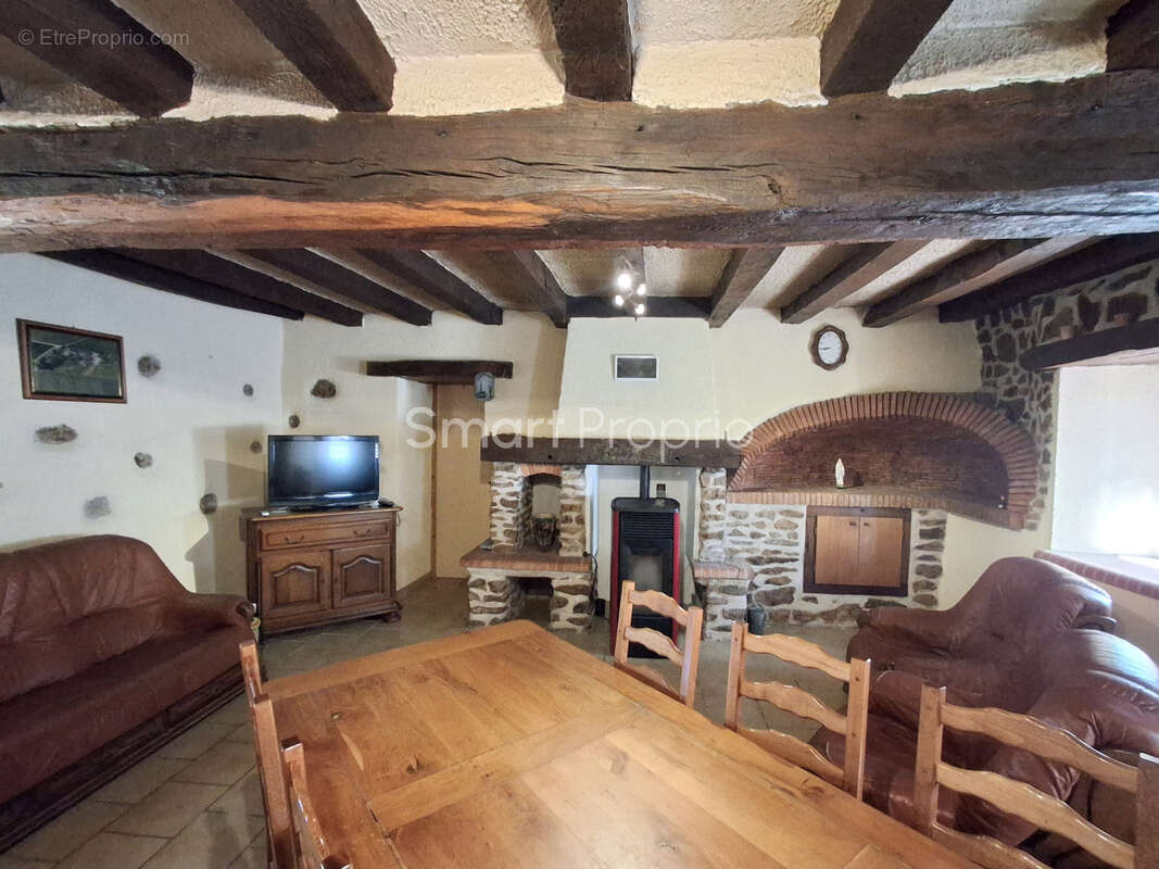 Maison à JARZE