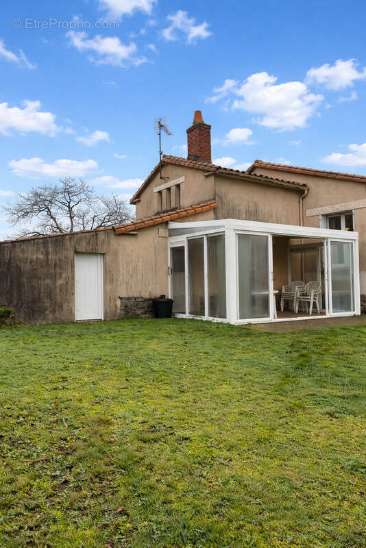 Maison à SAINT-PIERRE-DU-CHEMIN