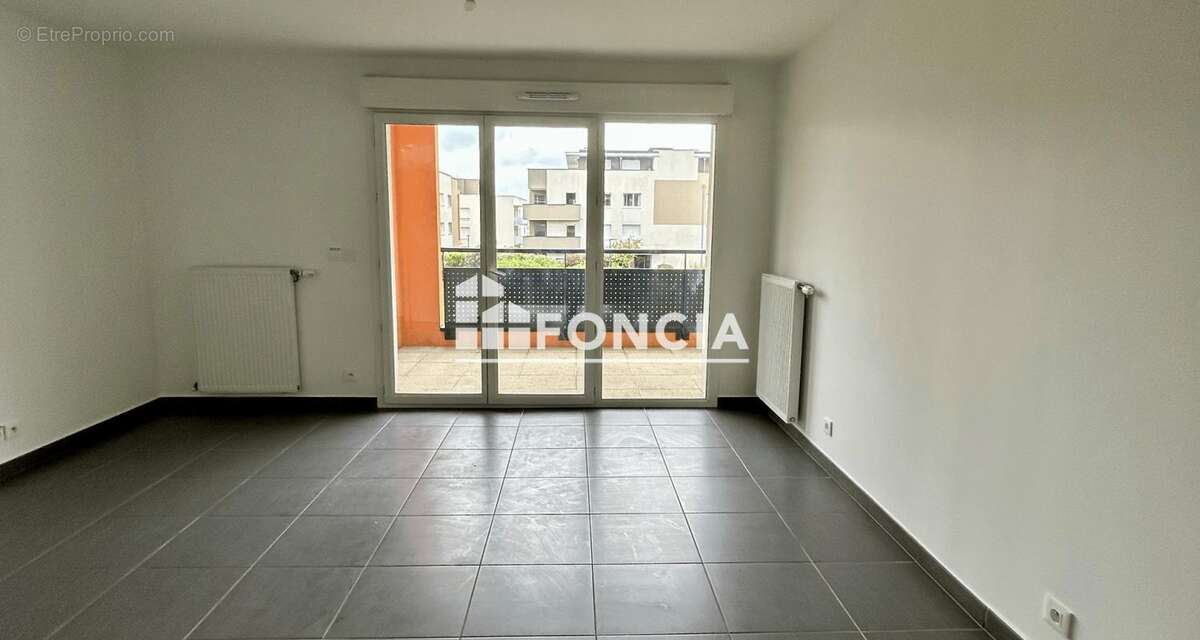 Appartement à CRANVES-SALES