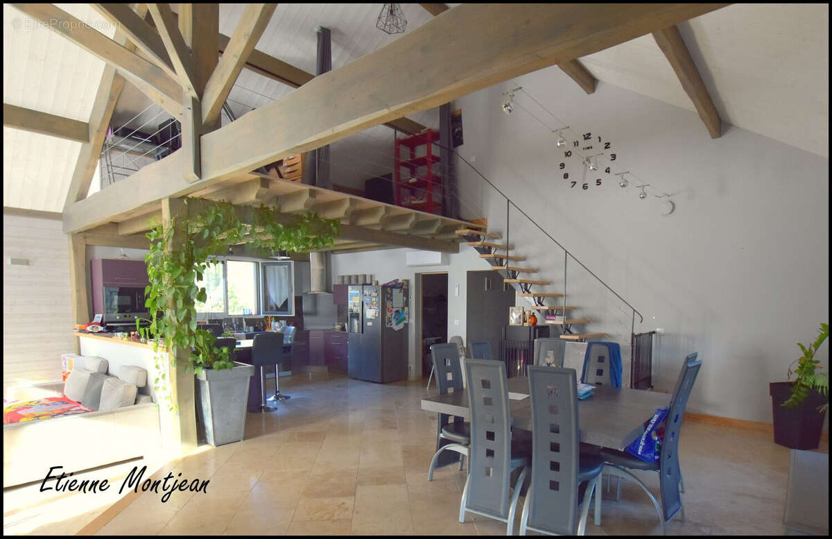 Maison à MONTAMEL