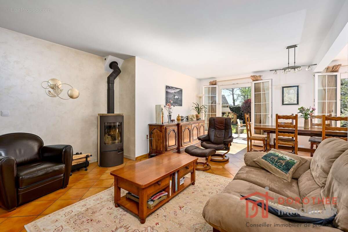 Maison 148 m² à Marolles-En-Brie  - photo 2