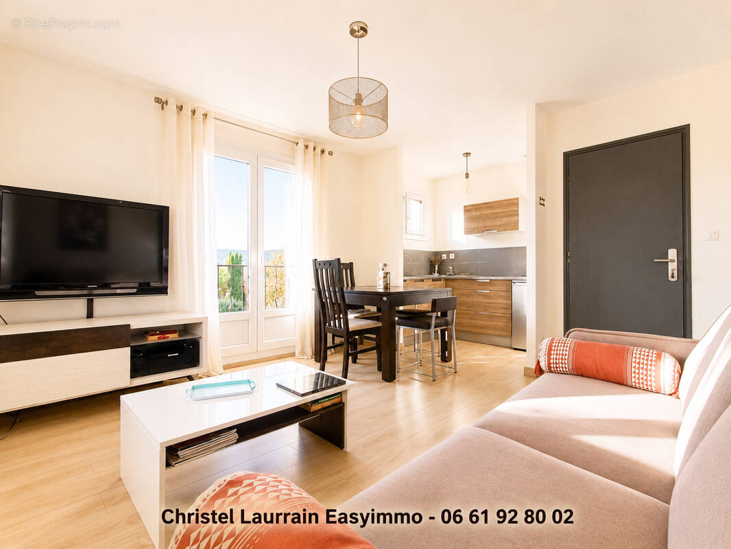 Appartement à LES SALLES-SUR-VERDON