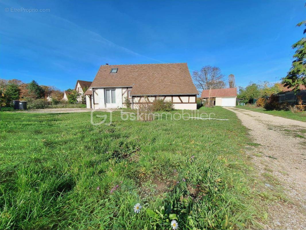 Maison à MENESTREAU-EN-VILLETTE