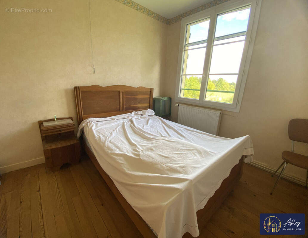 Maison 5 pièces LANOBRE - Maison à LANOBRE