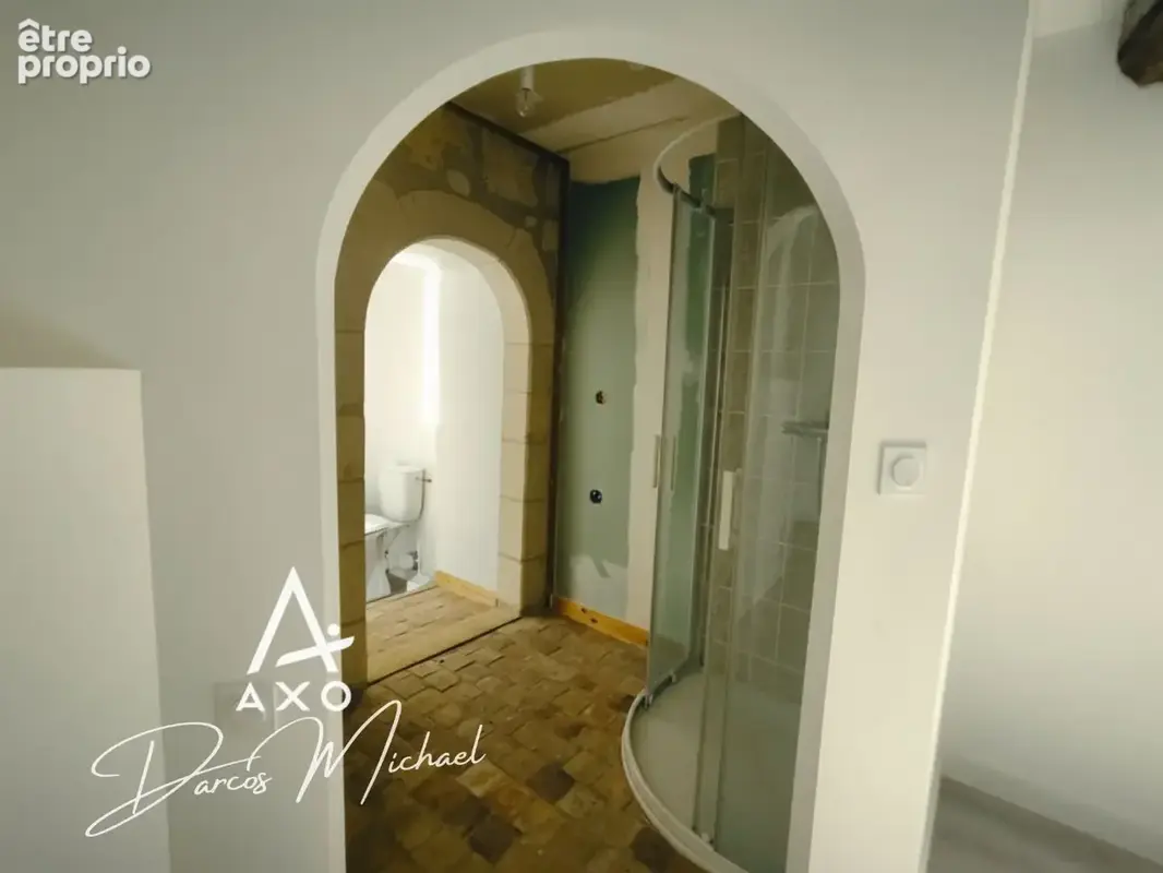 Immeuble de caractère  ~375 m²  Maison principale, 3 appartements loués, local professionnel  Beaufort-en-Anjou - photo 8