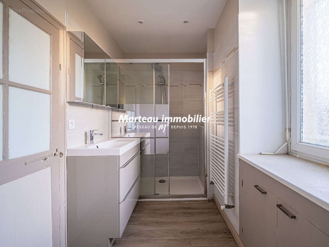 Maison à SAINT-AUBIN-DE-LOCQUENAY