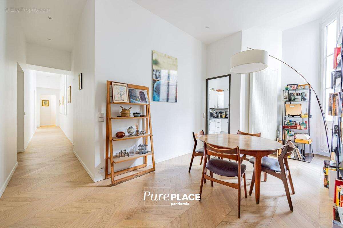 Appartement à PARIS-16E