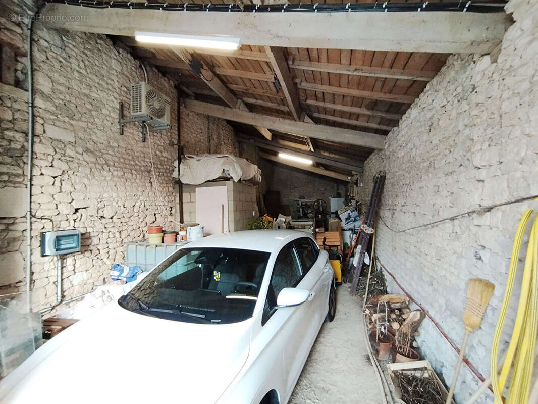 Maison à BRIVES-SUR-CHARENTE