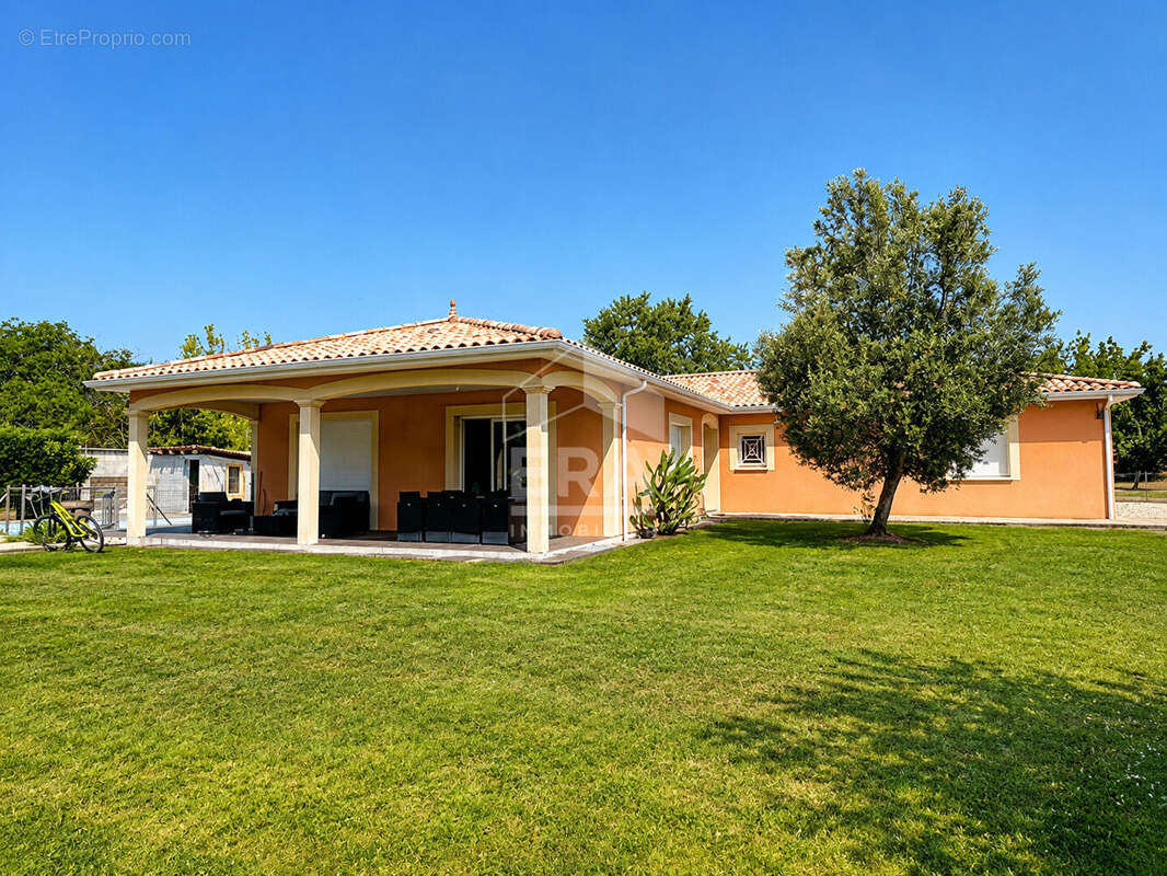 Maison récente 4 pièces avec piscine à vendre à Saint Ciers sur Gironde - photo 2