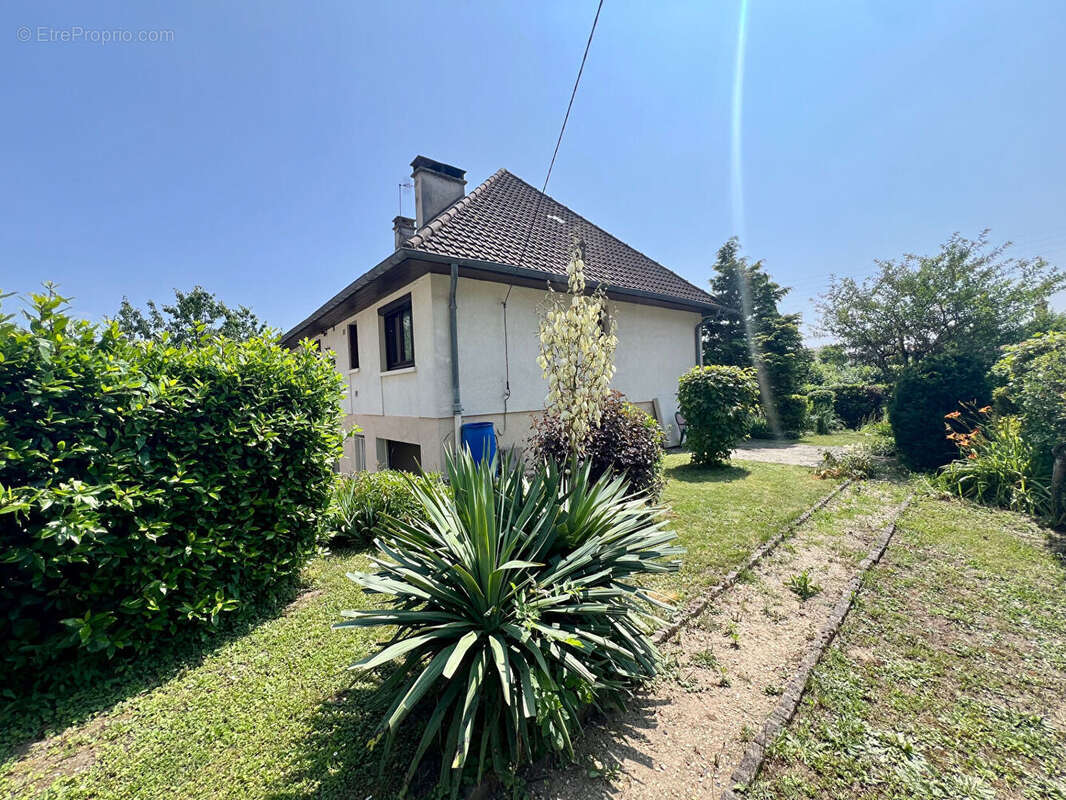 Maison à VAILLY-SUR-AISNE