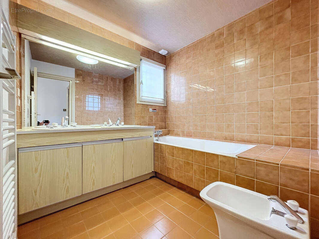 Maison à SAINT-GENIS-LAVAL