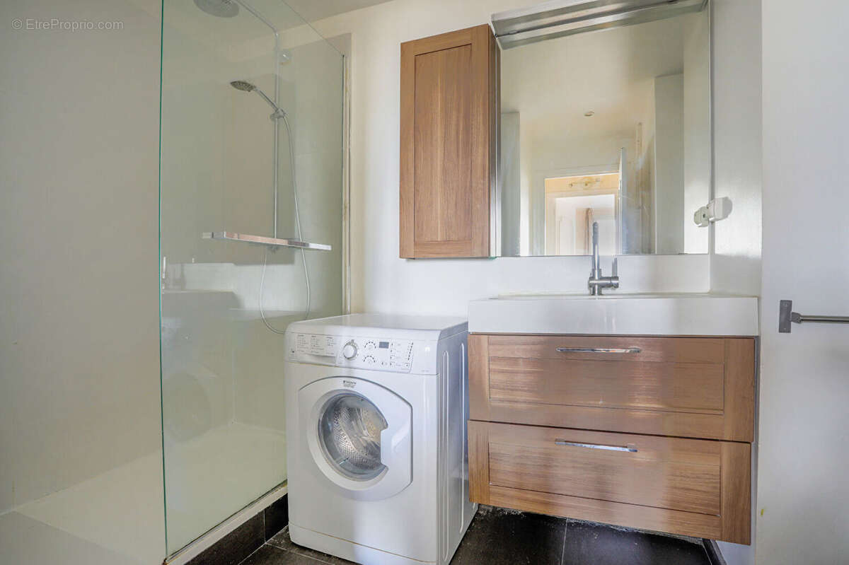 Appartement à PARIS-20E