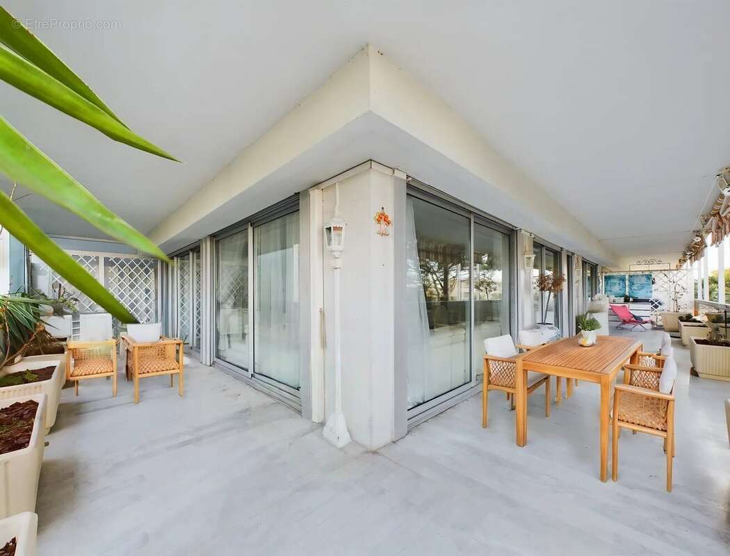 À vendre : appartement 3 pièces avec grande terrasse et piscine - photo 9