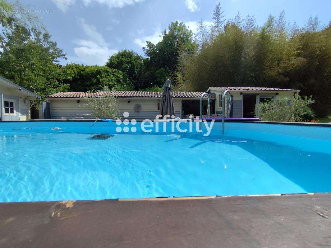 Maison à SAINTE-GAUBURGE-SAINTE-COLOMBE