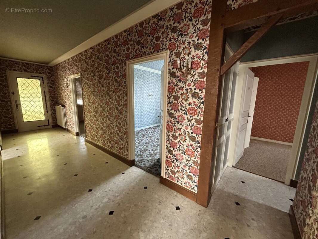 Maison à MONCOUTANT