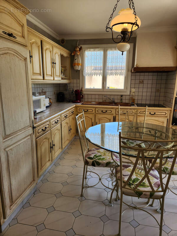 Maison à SAINT-JULIEN-LES-ROSIERS