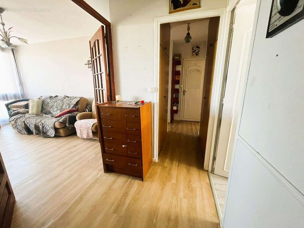 Appartement à FONTENAY-LE-FLEURY