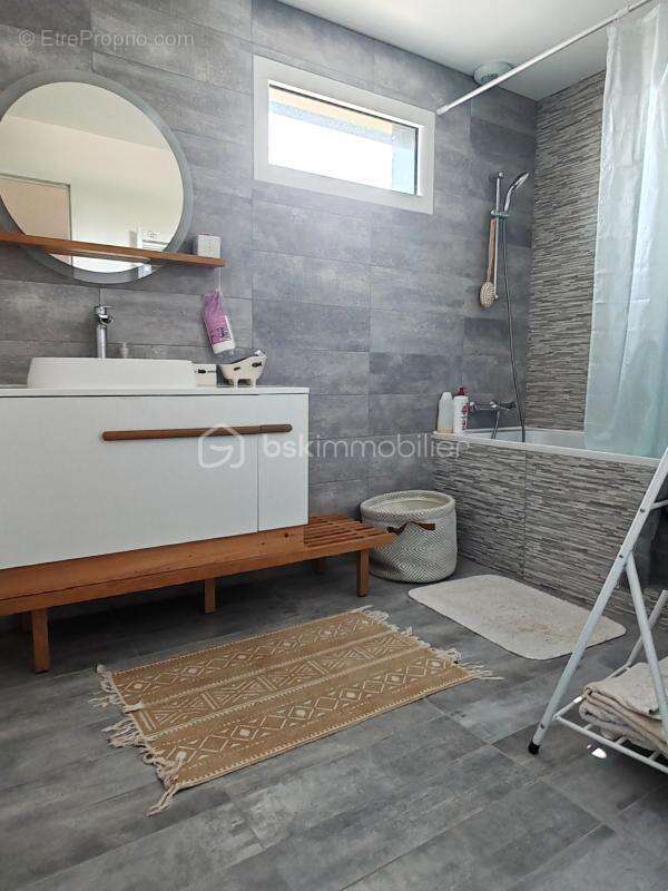 Maison à D&#039;HUISON-LONGUEVILLE