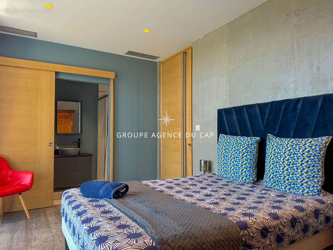 A vendre villa contemporaine vue mer piscine pool house chambres en suite les issambres - photo 11