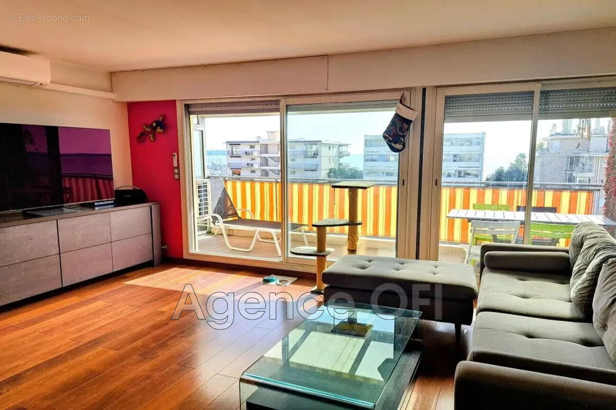 Appartement à VALLAURIS