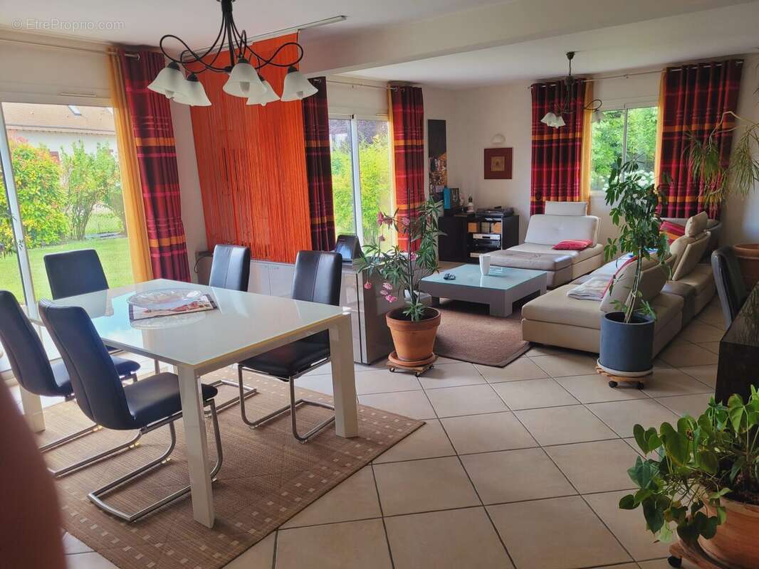 Maison 285 m² à Vironvay  - photo 2