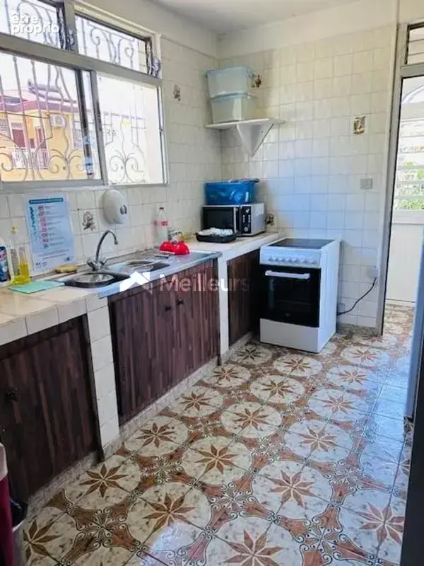 Baisse de prix !!! a vendre sur baie mahault proche commoditees grande villa  de 392 m² sur 796 m² de terrain - photo 15