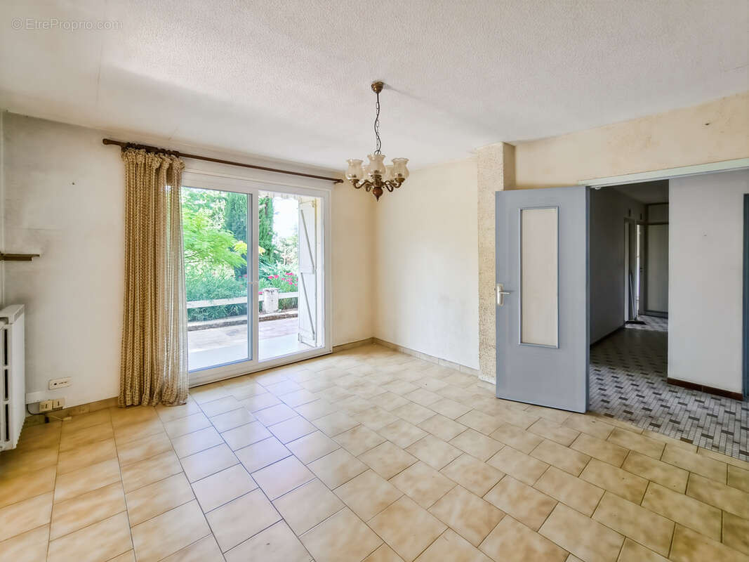 Maison T4 de 105m2 avec garage en sous-sol et jardin - Mauvezin - photo 6