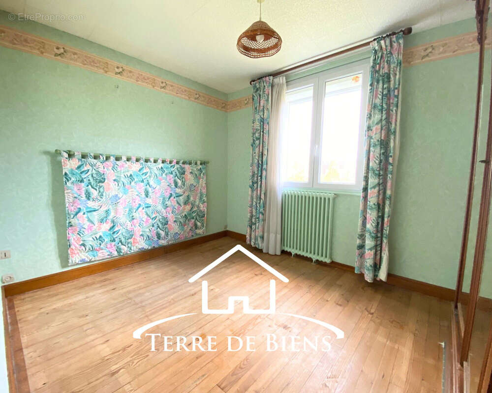 Maison à VIC-SUR-AISNE