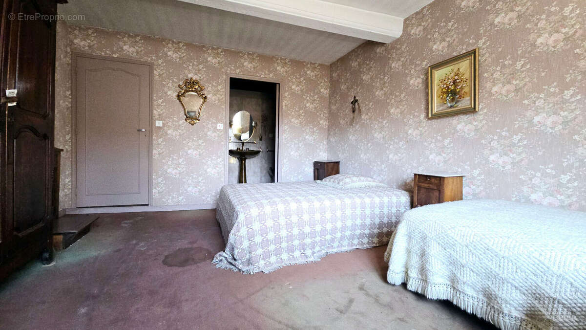 Appartement à ENTRECHAUX