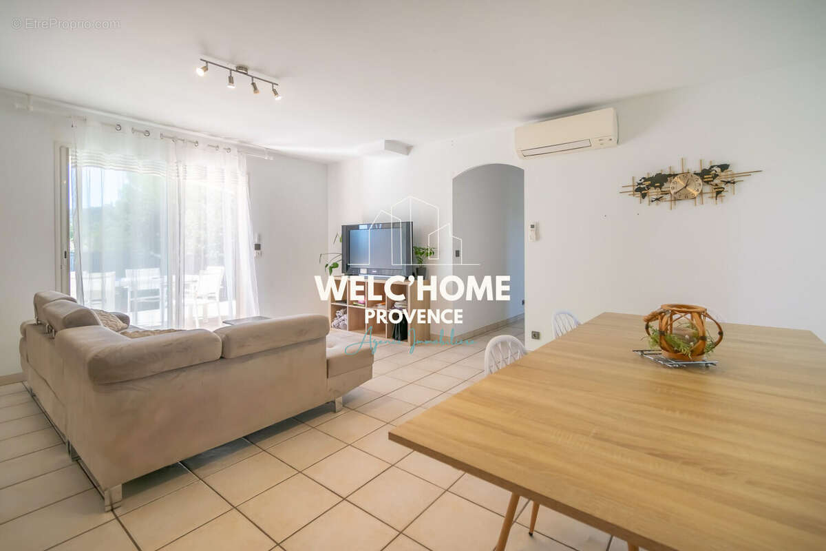 Maison à VINON-SUR-VERDON