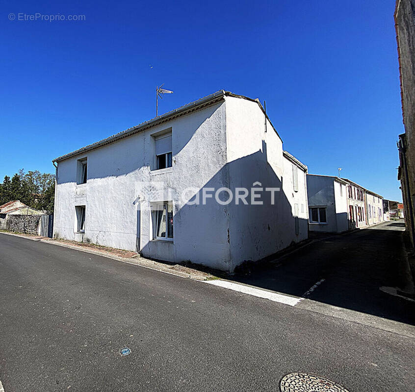 Maison à NIEULLE-SUR-SEUDRE