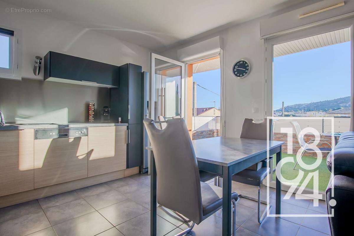 Appartement à CHATEAUNEUF-LES-MARTIGUES