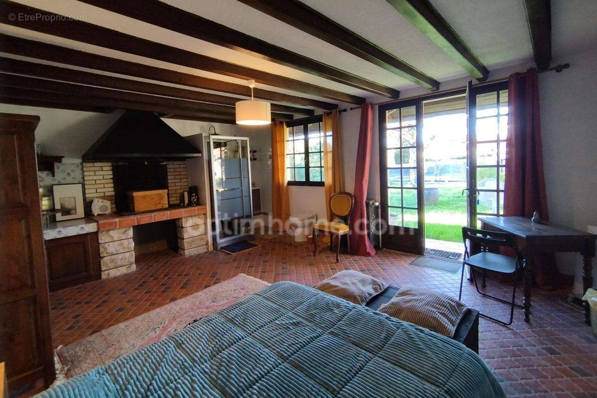Charente, proche La Rochefoucauld, maison 200 m², piscine couverte avec terrain 5529 m² - photo 18