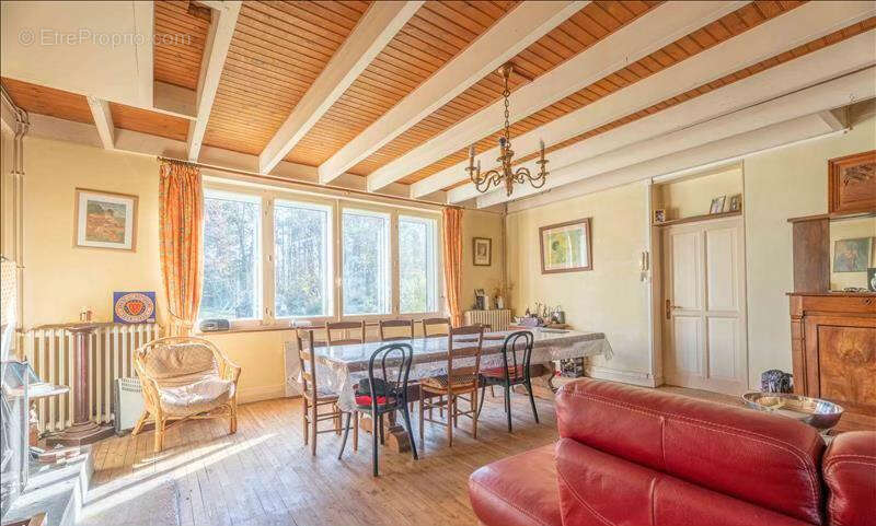 Maison à BARBEZIEUX-SAINT-HILAIRE