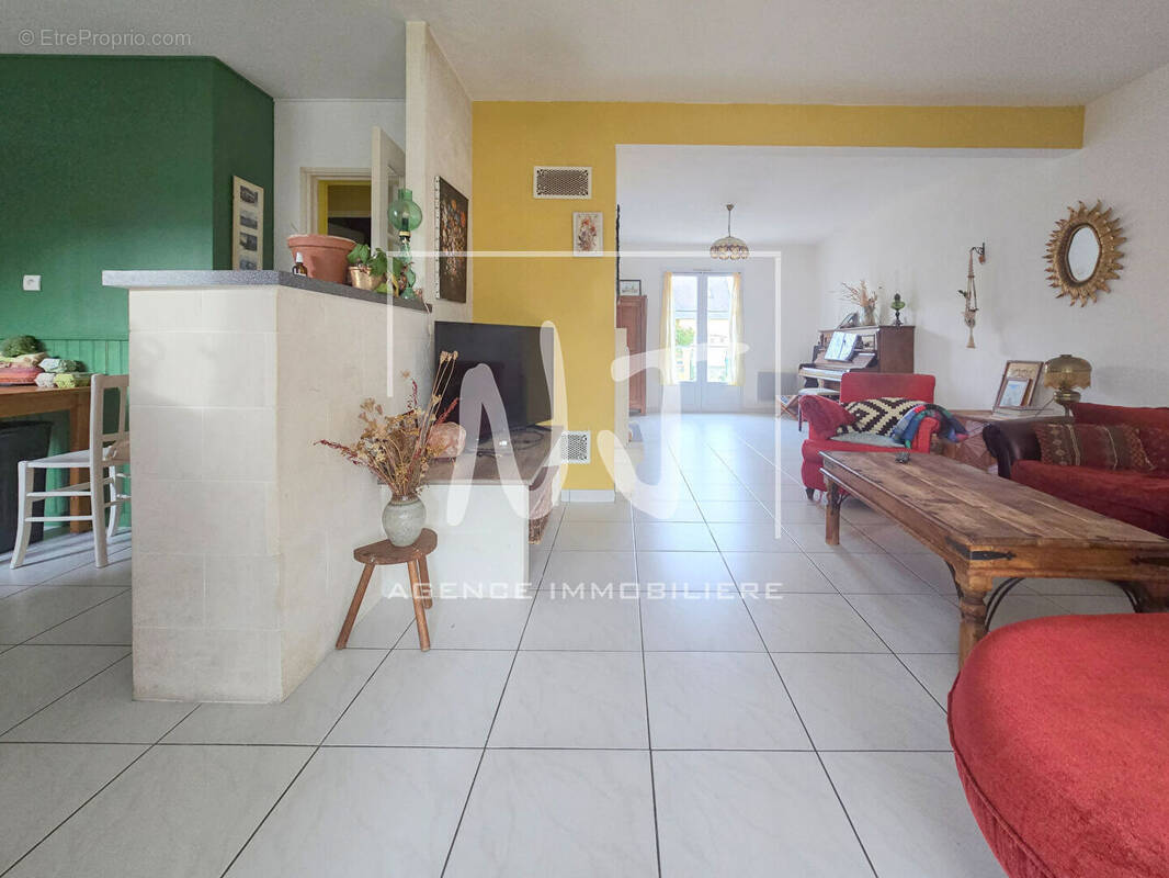 Maison à LES PONTS-DE-CE