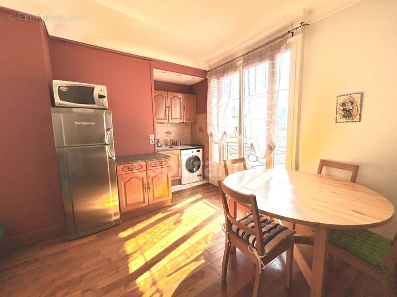 Appartement à COURBEVOIE