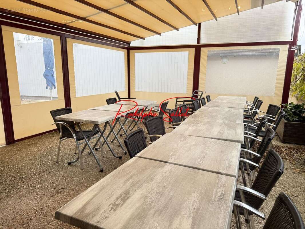 Commerce à POULIGNY-SAINT-PIERRE