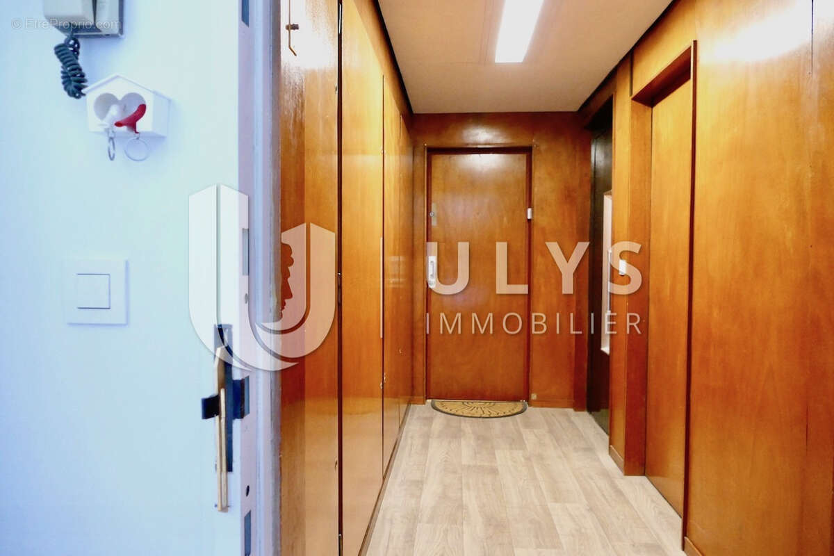 Appartement à PARIS-14E