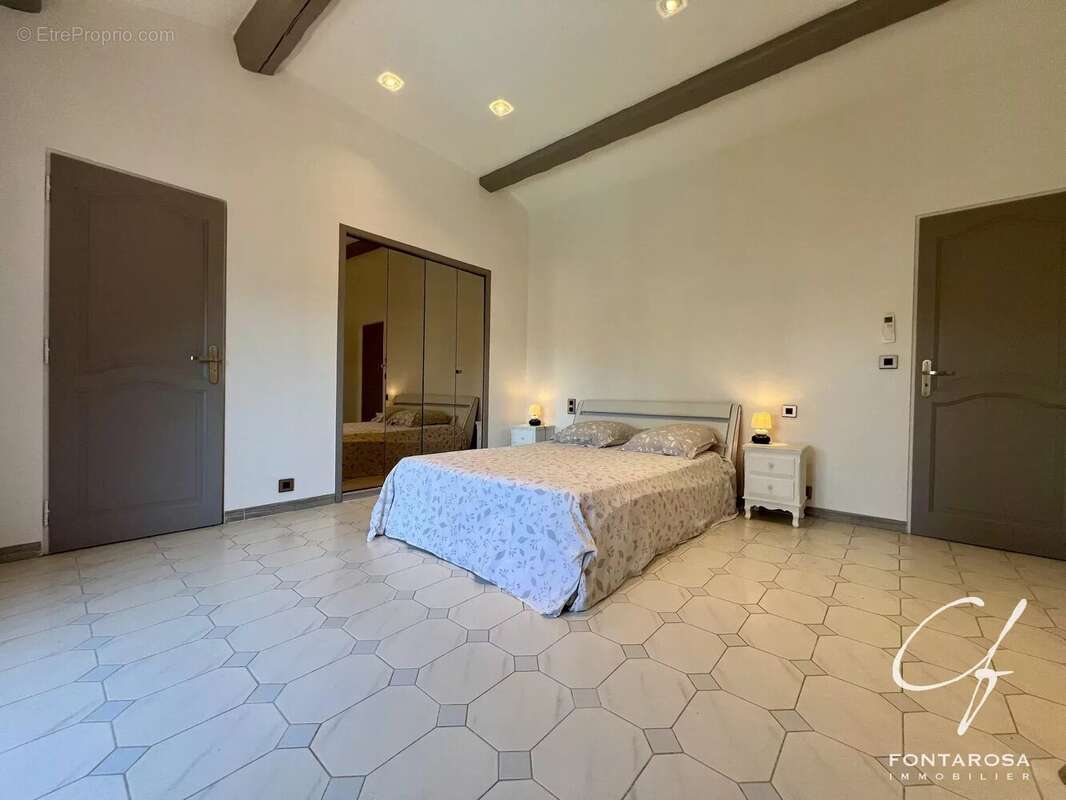 Maison à PUGET-SUR-ARGENS