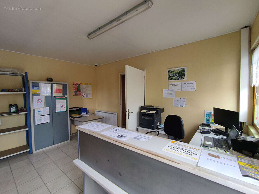 Commerce à SEBONCOURT