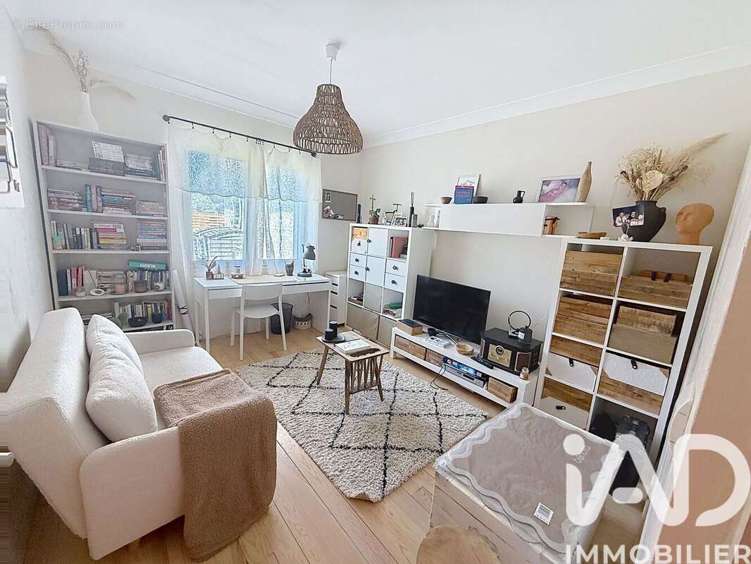 Maison 250 m² à Carignan-De-Bordeaux  - photo 8