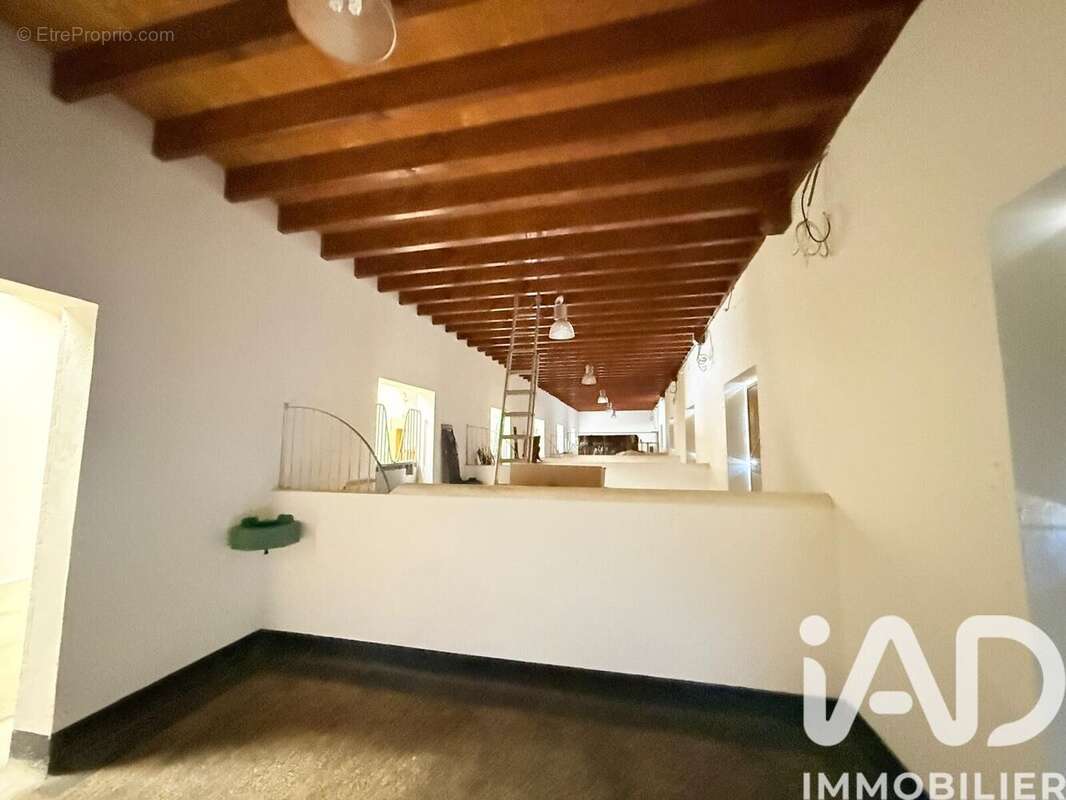 Maison 380 m² à Montpon-Menesterol  - photo 4