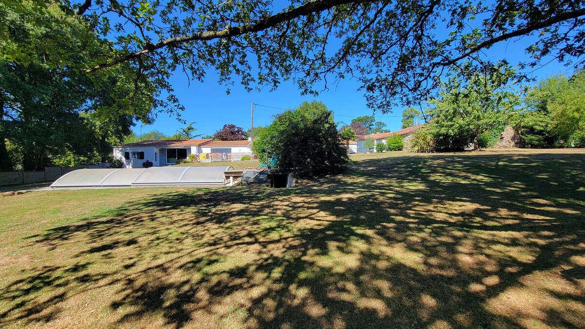 Maison à LE POIRE-SUR-VIE