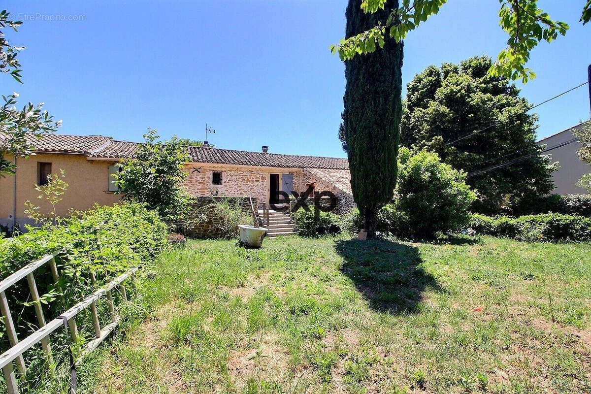 Maison à SUZE-LA-ROUSSE