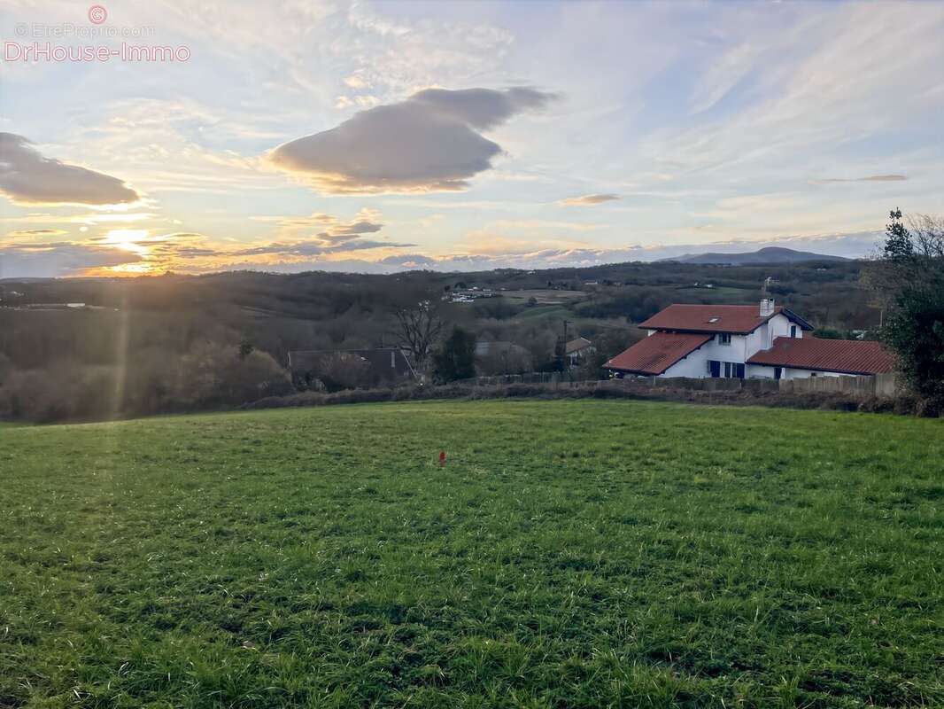 Terrain à MOUGUERRE