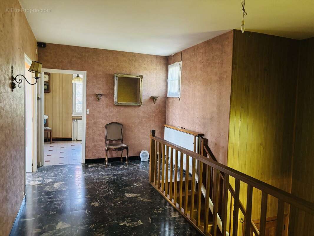 Maison 195 m² à Romans-Sur-Isere  - photo 4
