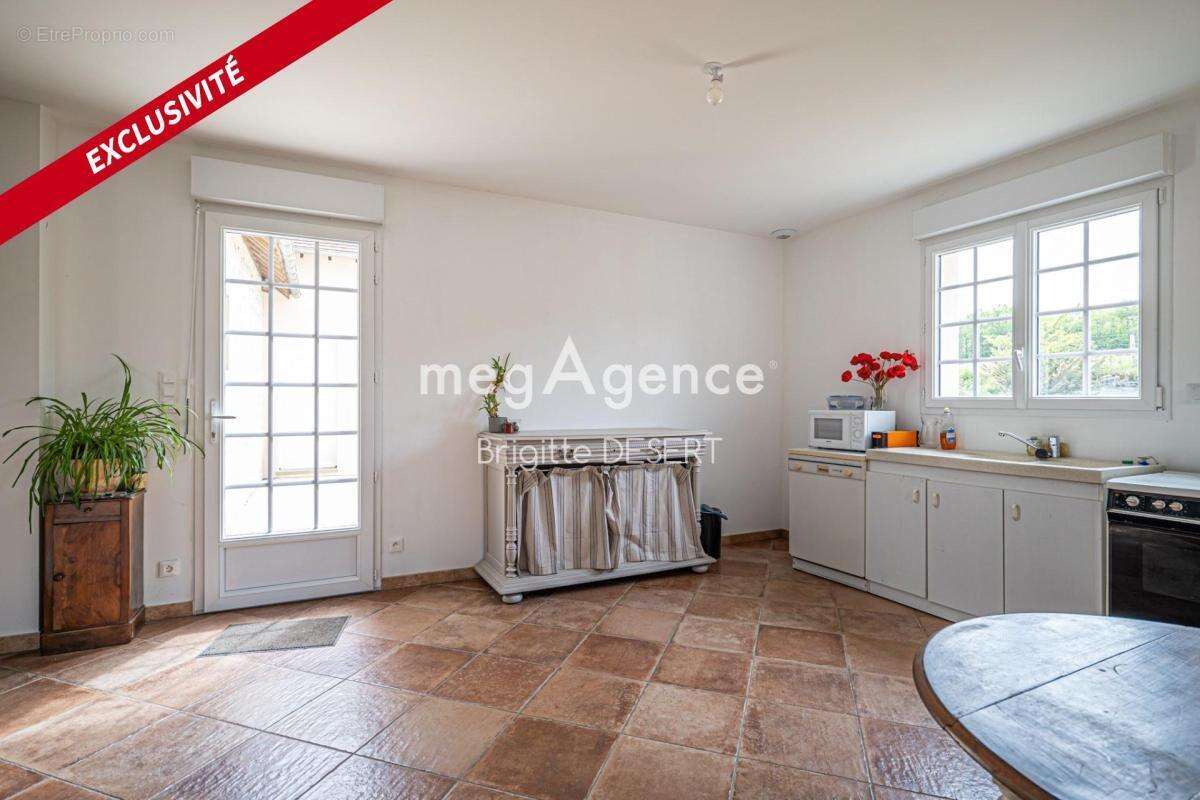 Maison à MONTFORT-LE-GESNOIS