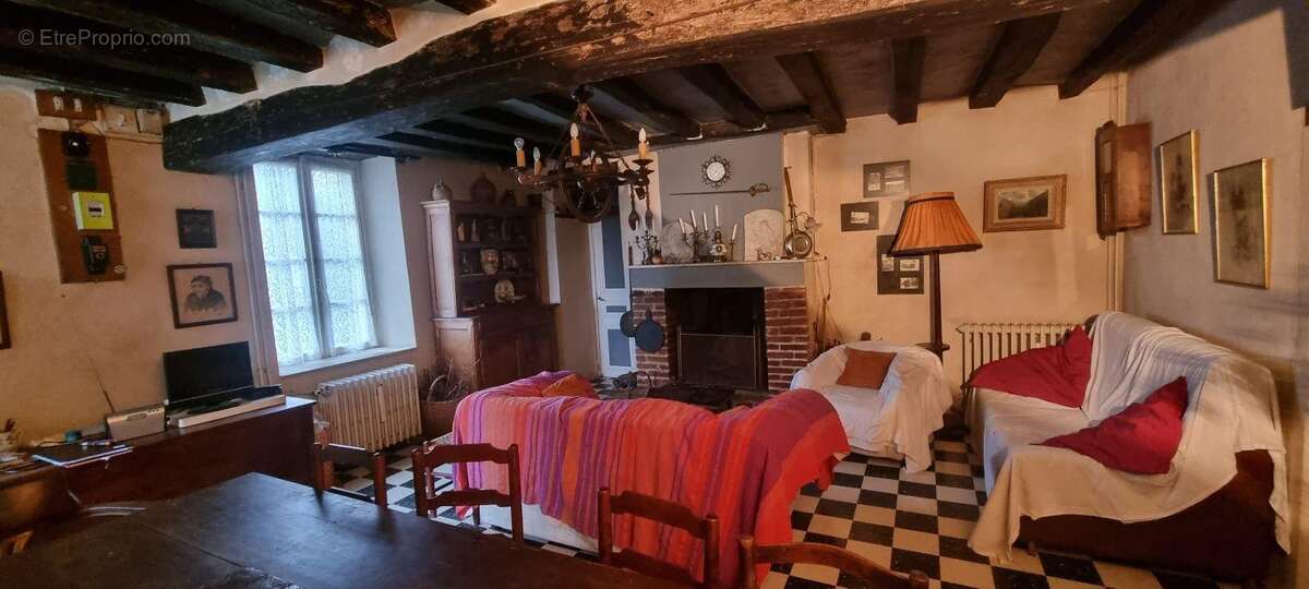 Maison à LA CHARTRE-SUR-LE-LOIR